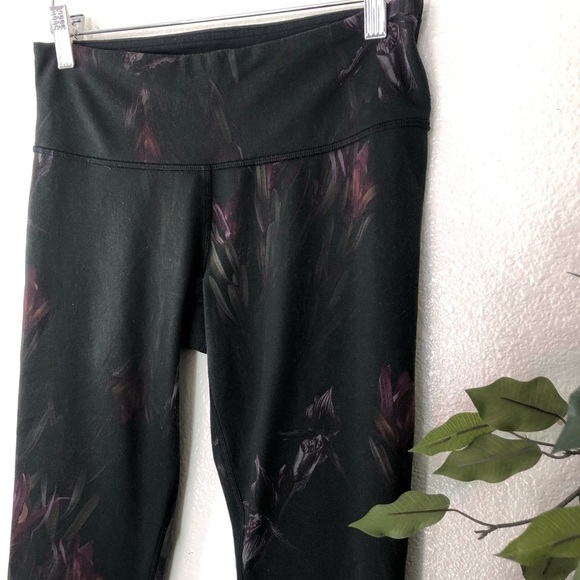 Lululemon Floral Cropped Leggings - Picture 2 of 5